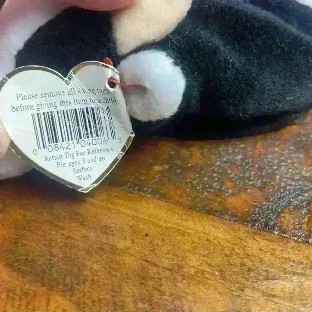 RARE Ty Daisy The Cow Beanie Baby, Errors on ear and tush tag, fiber and pellets - Picture 4 of 6